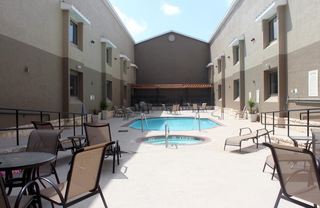 Country Inn & Suites By Radisson, Lackland Afb San Antonio , Tx Exterior photo